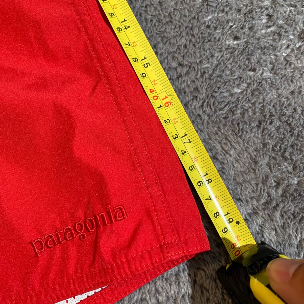 Patagonia‎ Mens Red Board Shorts Swim Trunks Size 32 Cargo Pocket Drawstring - Picture 6 of 7